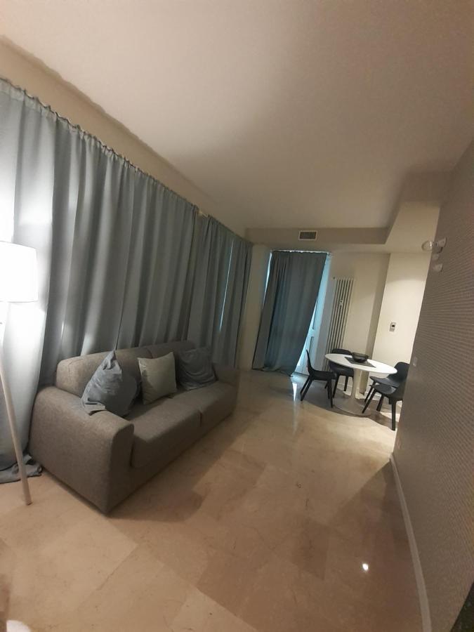 Baretti House- Parcheggio Riservato Per Un Soggiorno Perfetto Turin Bagian luar foto